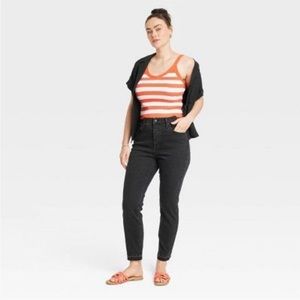 Women's High-Rise 90's Slim Jeans -
(NWT) Universal Thread Black 4